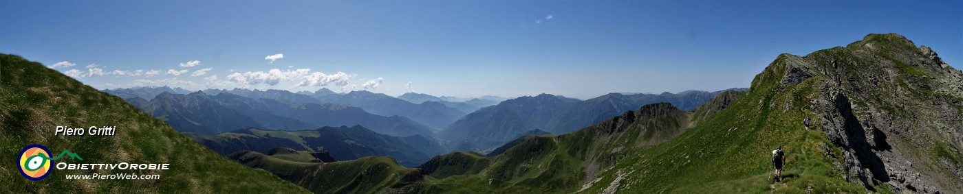 53 Panoramica verso le valli orobiche.jpg